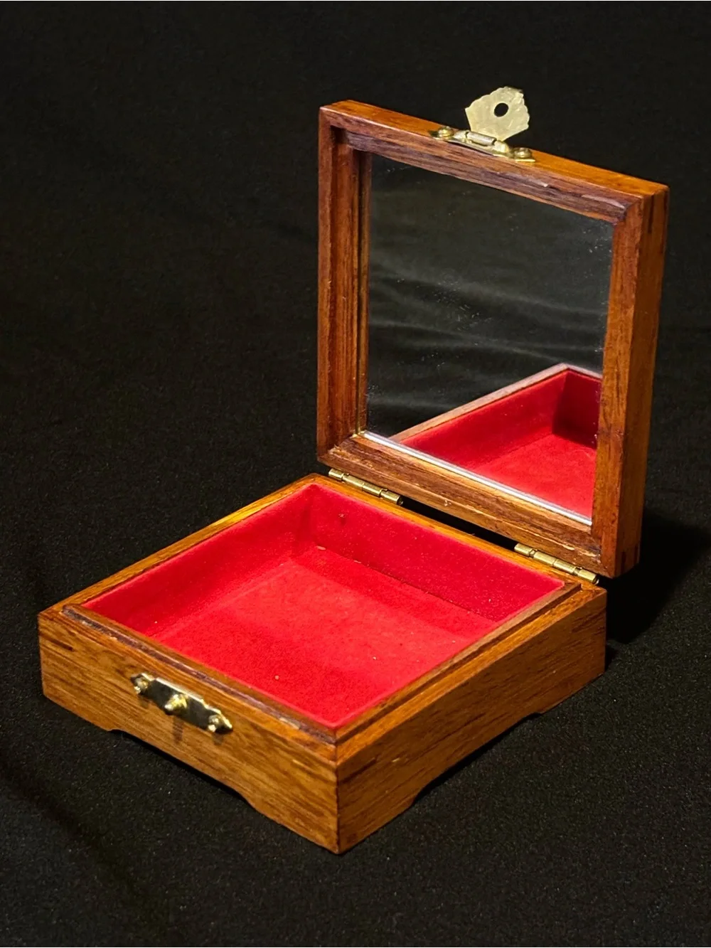 Vintage Hinged Wooden Japanese Lady Trinket Box